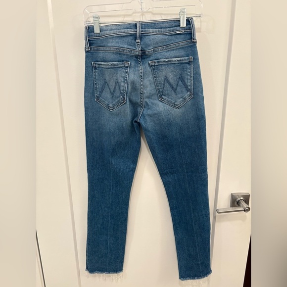 MOTHER the Mid-Rise Dazzler Ankle Fray Jeans in Opposites Attract Size 26 - Picture 7 of 13